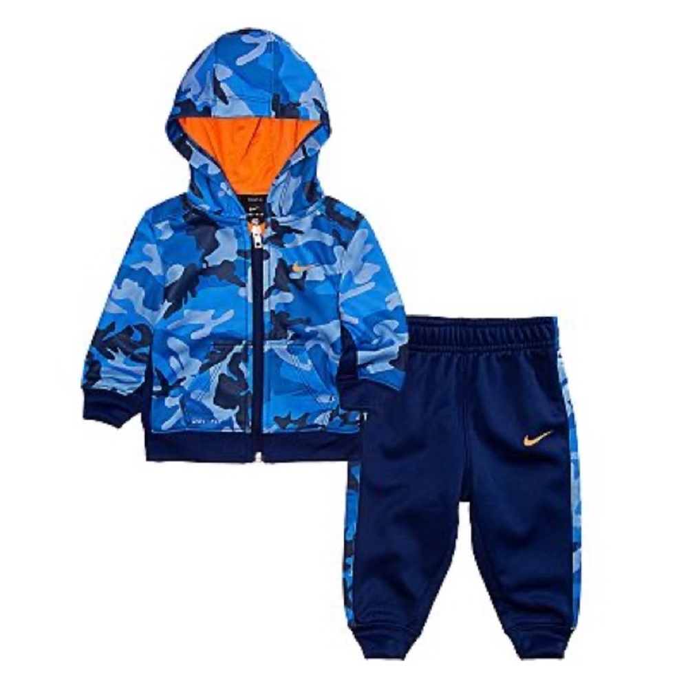 Nike 2-Piece Camouflage Hoodie & Pants Set